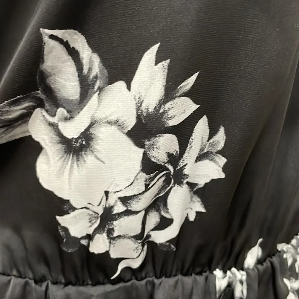 NWOT White House Black Market Floral Dress.  Size 6 S small